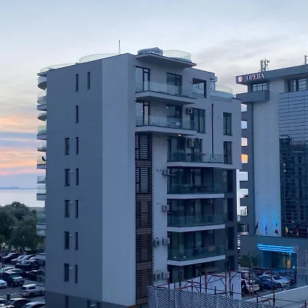Apartment De Silva Adia 4 *