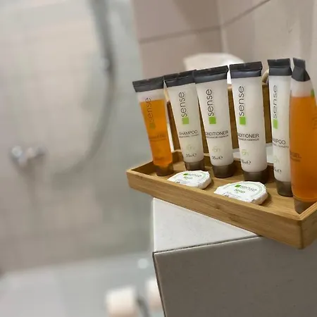 De Silva Adia 4 Mamaia